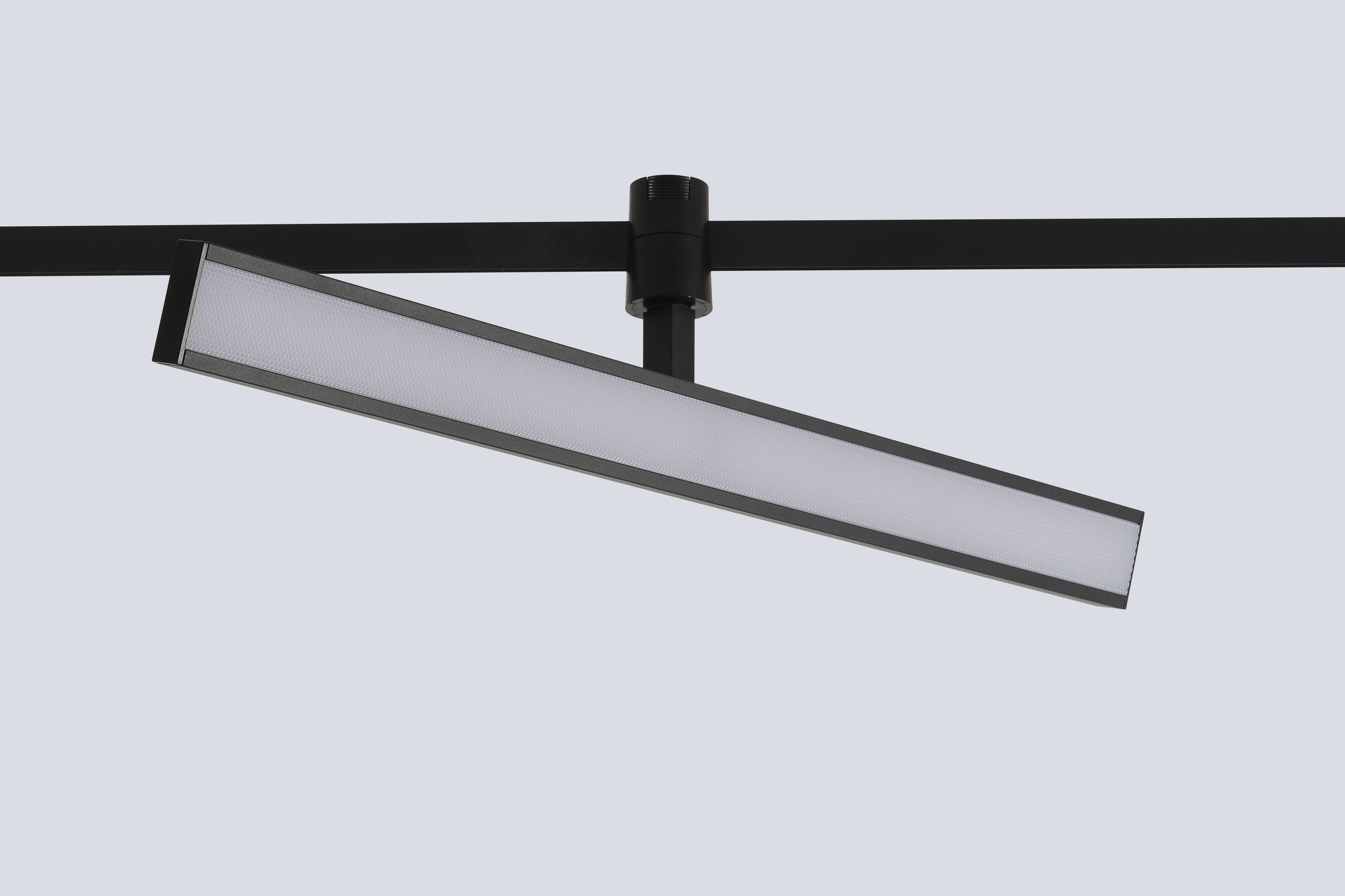 Светильник трековый для гибкой магнитной системы crystal lux clt 0.37 001 18w bl smart